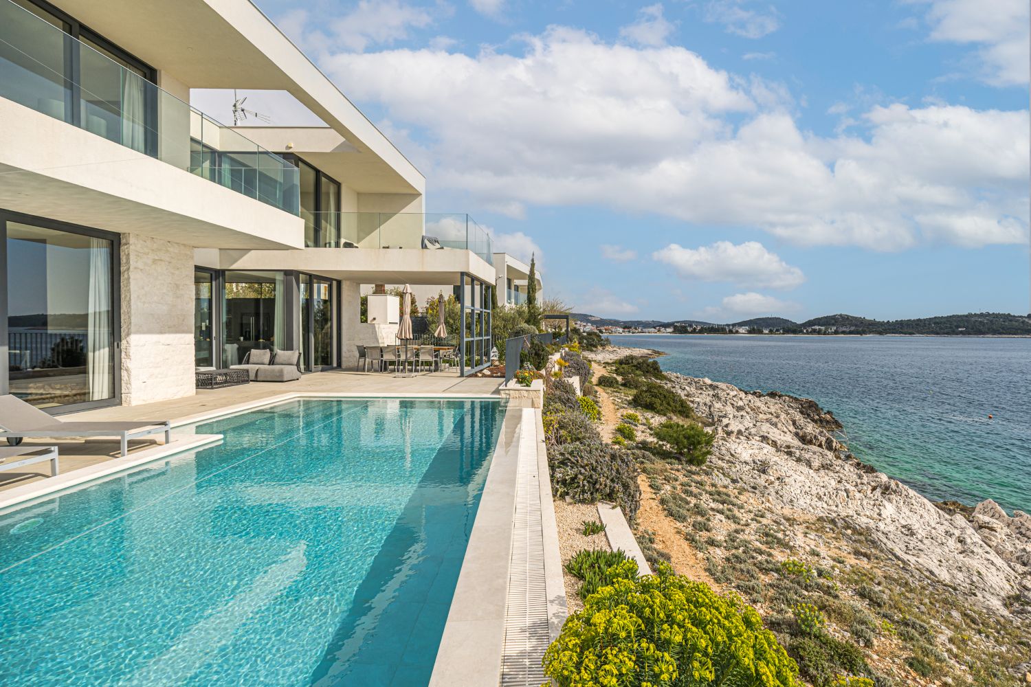 Villa Magnolia Luxus Ferienhaus Kroatien Mieten Poolterrasse