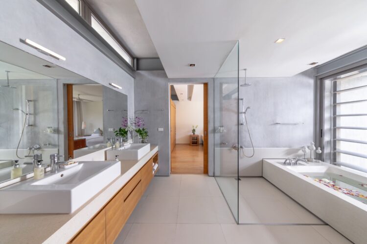 Villa Malee Sai Luxus Ferienhaus Phuket Am Strand Mieten Badezimmer