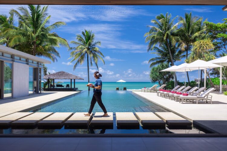 Villa Malee Sai Luxus Ferienhaus Phuket Am Strand Mieten Service