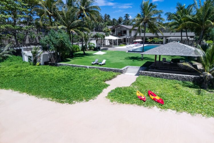 Villa Malee Sai Luxus Ferienhaus Phuket Am Strand Mieten Strand