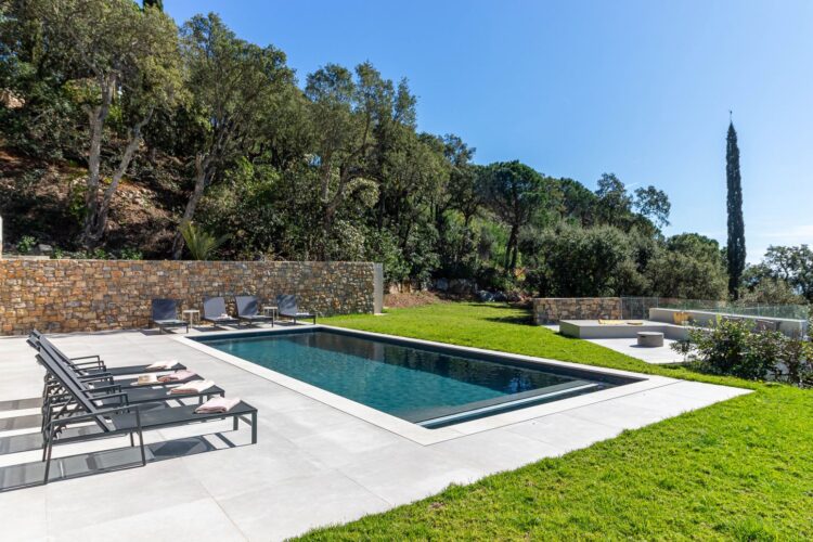 Villa Manon Luxus Ferienhaus Cote D Azur Mieten Pool Area