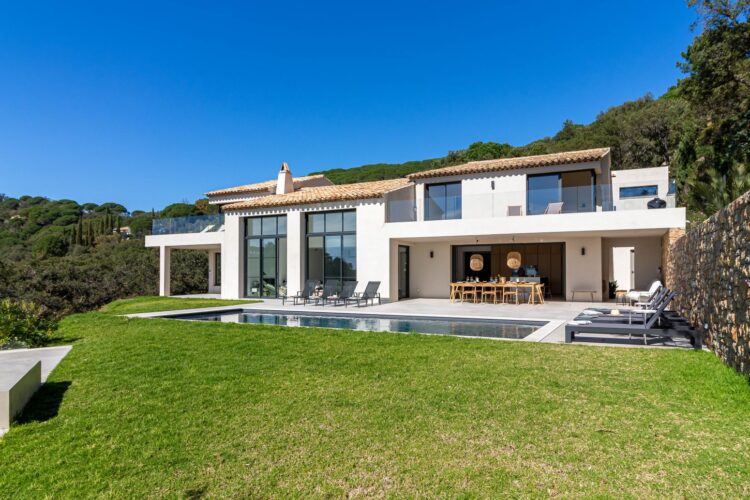 Villa Manon Luxus Ferienhaus Cote D Azur Mieten Rasen