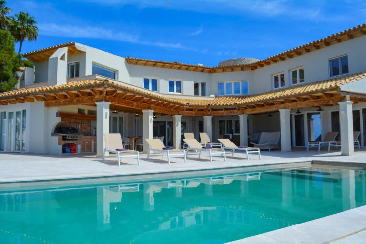 Villa Media Luna Luxus Ferienhaus Mallorca Liegen Am Pool