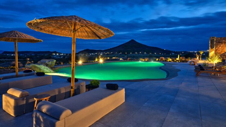 Villa Molos Beach Luxus Ferienvilla Paros Mit Pool Abendstimmung