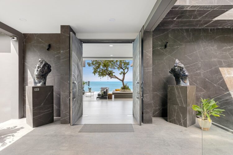 Villa Moonstar Luxus Ferienhaus Koh Samui Mieten Pool Eingang