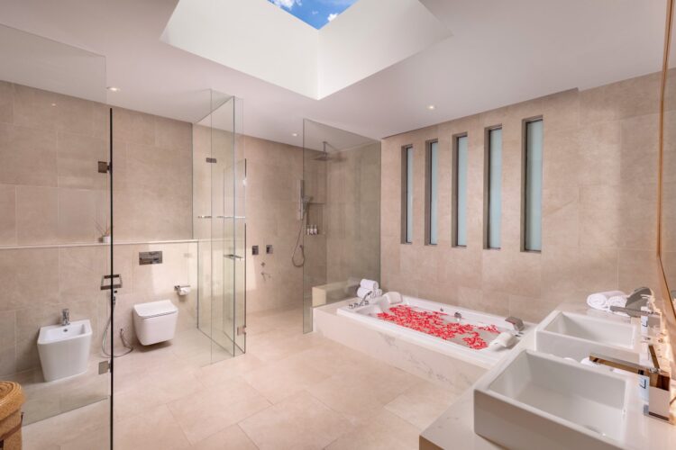 Villa Narissa Luxus Ferienhaus Phuket Mit Pool Mieten Badewanne