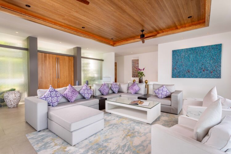 Villa Narissa Luxus Ferienhaus Phuket Mit Pool Mieten Couch