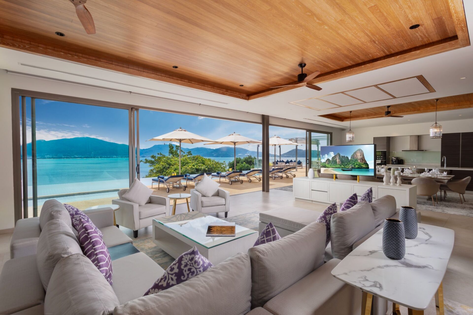 Villa Narissa Luxus Ferienhaus Phuket Mit Pool Mieten Sofa