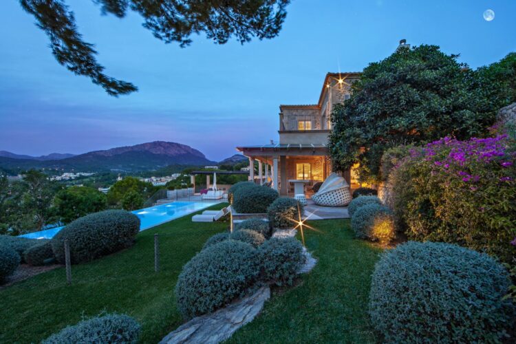 Villa Oasis Del Mar Luxus Ferienhaus Mallorca Außenansicht Am Abend
