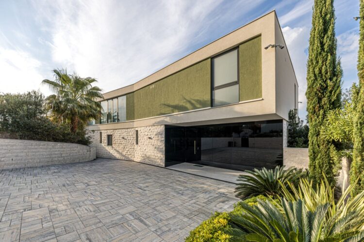 Villa Oleander Luxus Ferienhaus Kroatien Am Meer Mieten Einfahrt