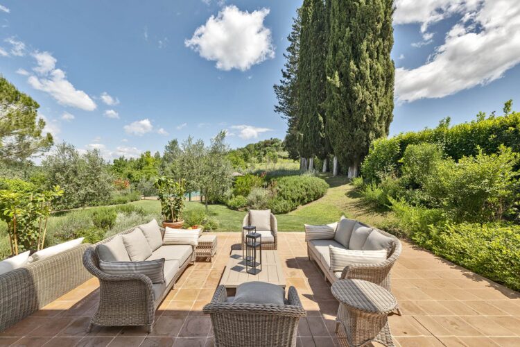 Villa Olive Grove Luxus Ferienhaus Toskana Mieten Outdoor Lounge