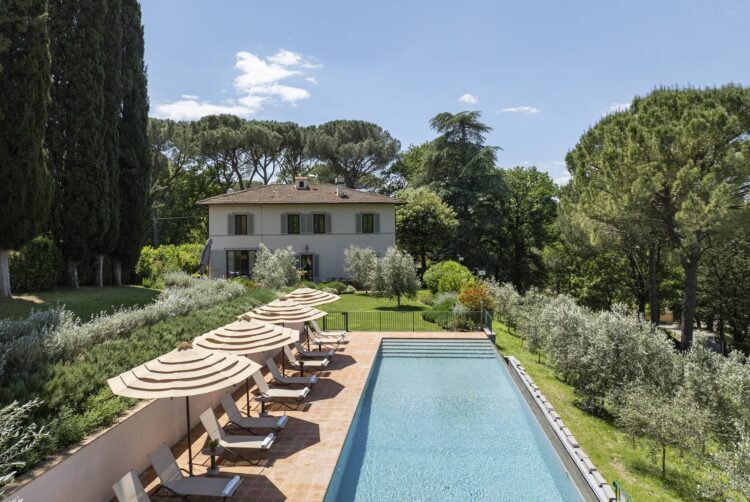 Villa Olive Grove Luxus Ferienhaus Toskana Mieten Poolterrasse