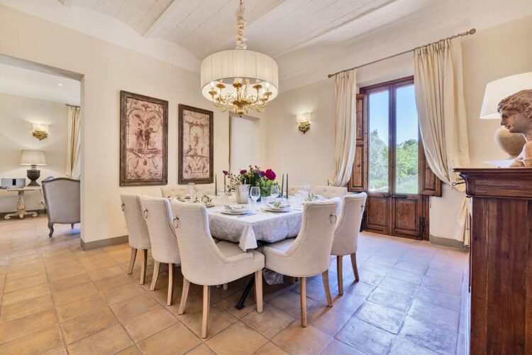 Villa Olive Grove Luxus Ferienvilla Toskana Mieten Esszimmer