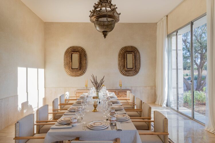 Villa Ourika Luxus Ferienhaus Marokko Mieten Esstisch