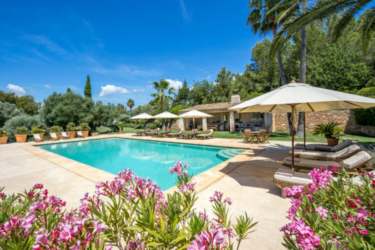Villa Palmas Exklusives Ferienhaus Ibiza Üppiger Garten Und Pool