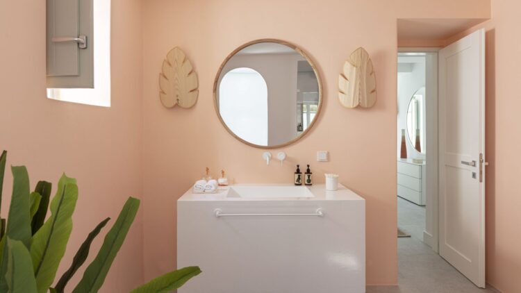 Villa Parasporos Beach Luxus Ferienhaus Paros Griechenland Mieten Spiegel