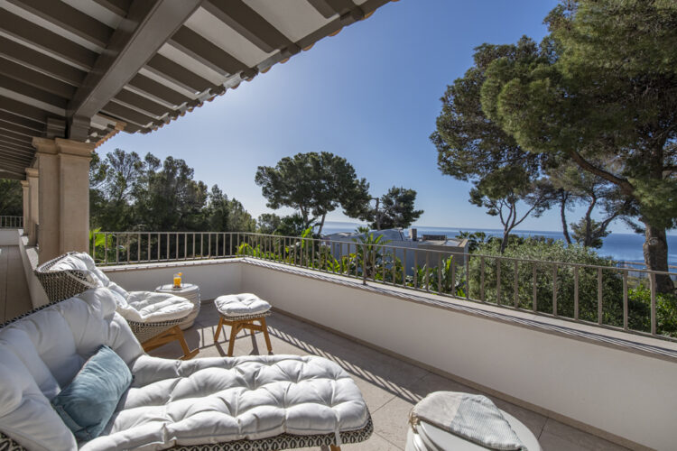 Villa Portals Riviera Exklusives Ferienhaus Mallorca Terrasse (3)