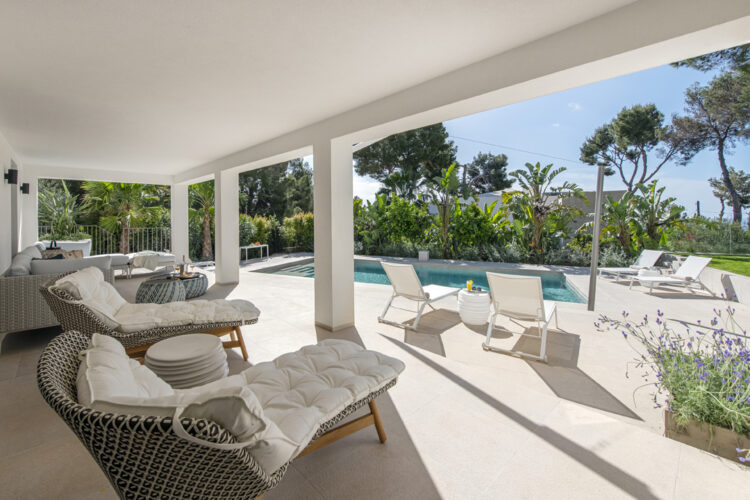 Villa Portals Riviera Luxuriöses Ferienhaus Mallorca Terrasse