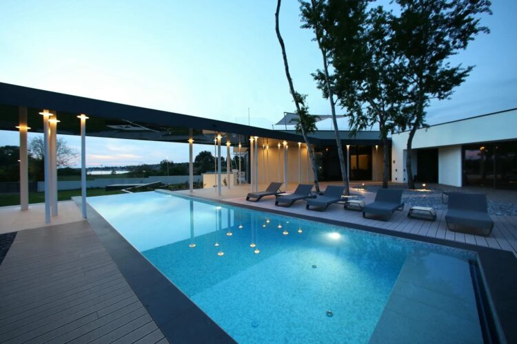Villa Pure Novigrad Luxus Ferienhaus Istrien Am Meer Pool By Night
