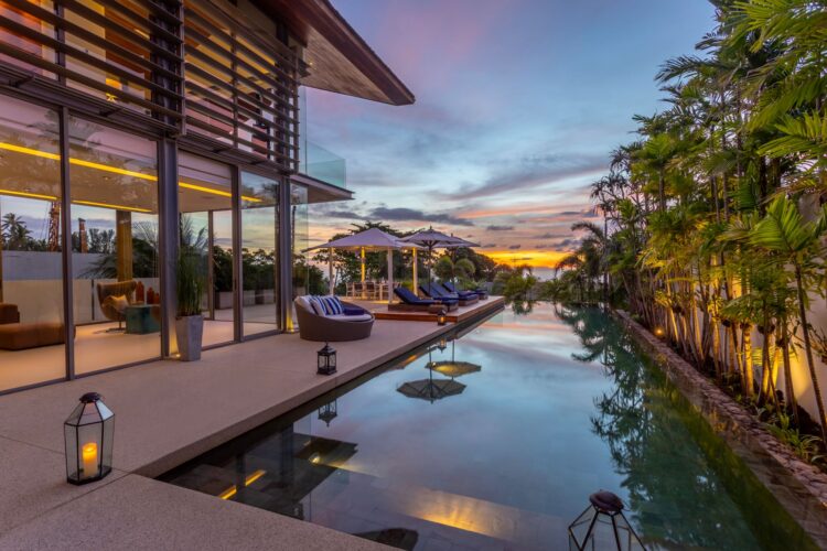 Villa Roxo Luxus Ferienhaus Phuket Am Meer Mieten Abendstimmung