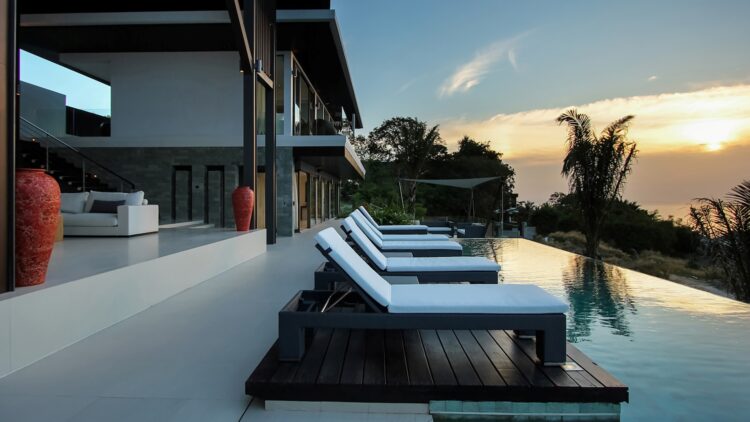 Villa Saan Luxus Ferienhaus Phuket Mit Meerblick Mieten Sunset