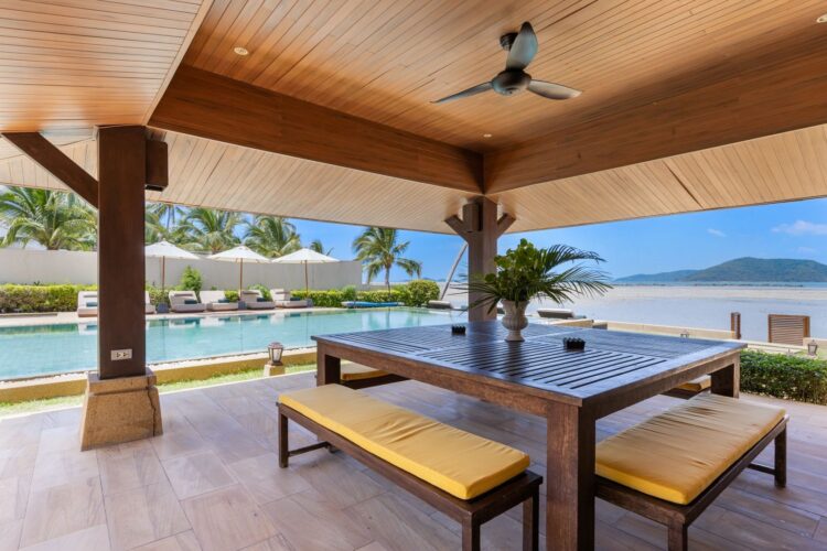 Villa Sai Tai Luxus Ferienvilla Koh Samui Am Strand Mieten Esstisch
