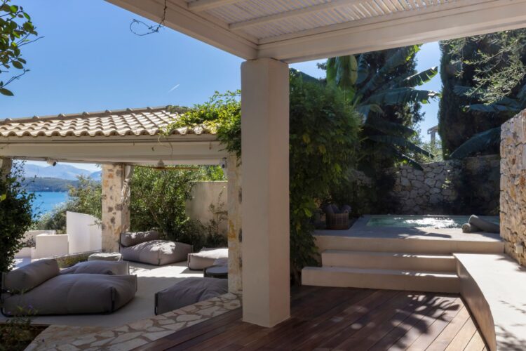 Villa San Stefano Luxus Ferienhaus Korfu Mieten Terrasse