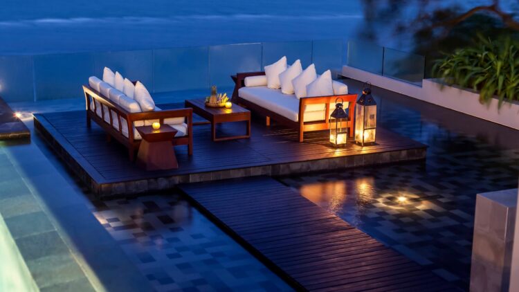 Villa Sawarin Luxus Ferienvilla Phuket Thailand Lounge Deck Auf Dem Wasser