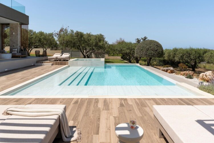 Villa Stavros Luxis Ferienhaus Kreta Chania Mieten Poolbereich