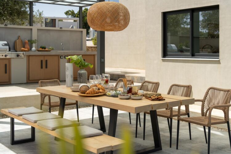 Villa Stavros Luxus Ferienhaus Kreta Chania Mieten Esstisch