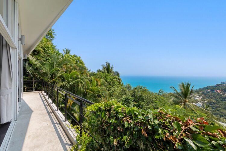 Villa Suan Kachamudee Luxus Ferienhaus Koh Samui Mieten Balkon