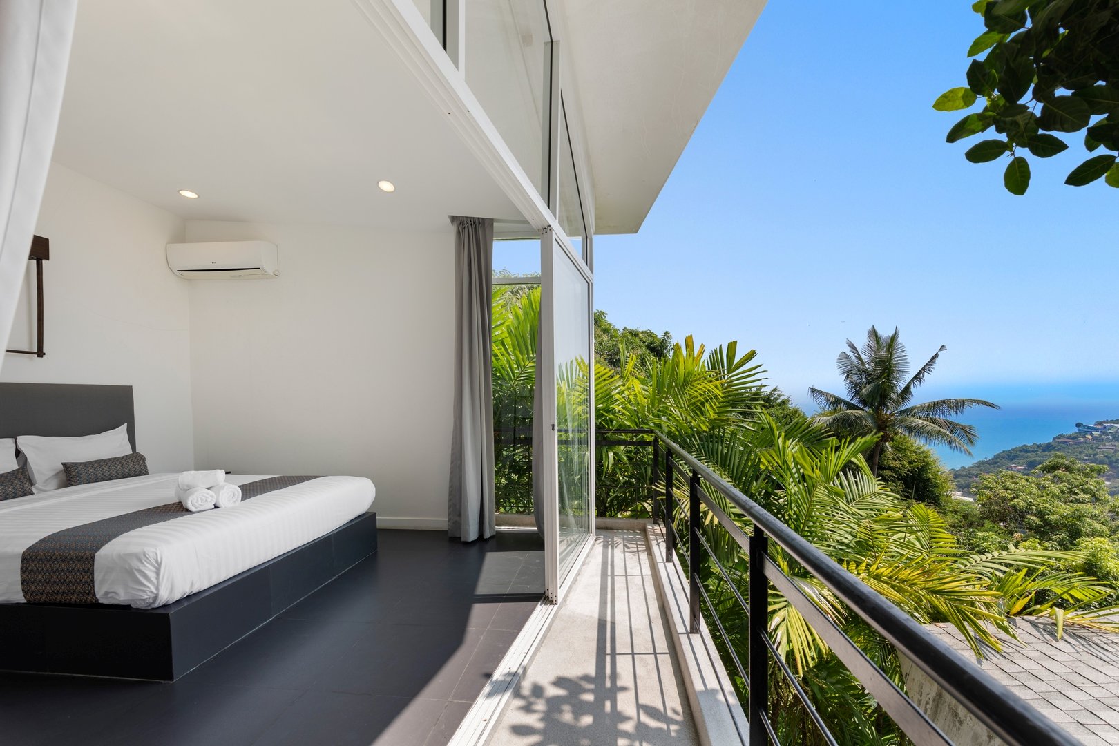 Villa Suan Kachamudee Luxus Ferienvilla Koh Samui Mieten Balkon