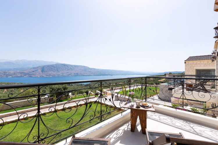 Villa Sunlight Luxus Ferienvilla Kreta Mieten Balkon