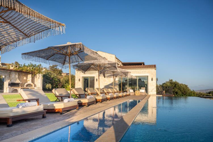 Villa Sunlight Luxus Ferienvilla Kreta Mieten Pool Lliegen