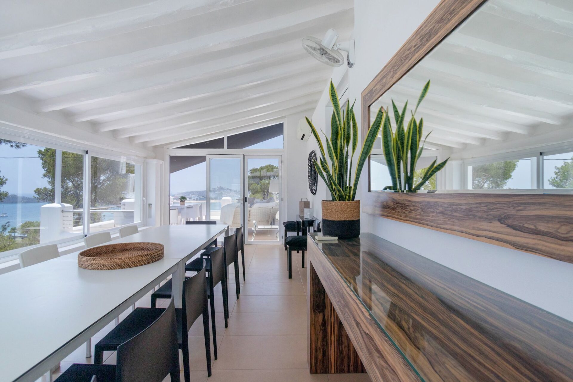 Villa Talamanca Luxus Ferienhaus Ibiza Mieten Essen