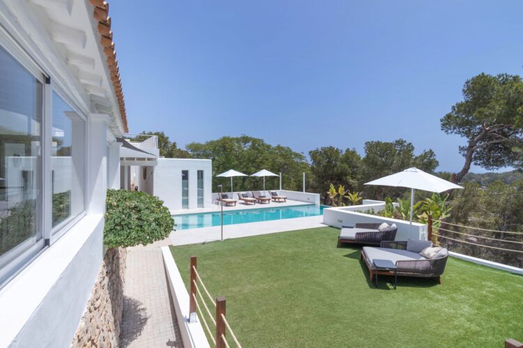 Villa Talamanca Luxus Ferienhaus Ibiza Mieten Garten
