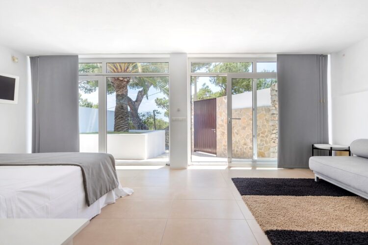 Villa Talamanca Luxus Ferienhaus Ibiza Mieten Schlafen