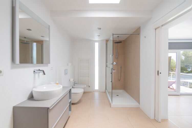 Villa Talamanca Luxus Ferienvilla Ibiza Mieten Badezimmer