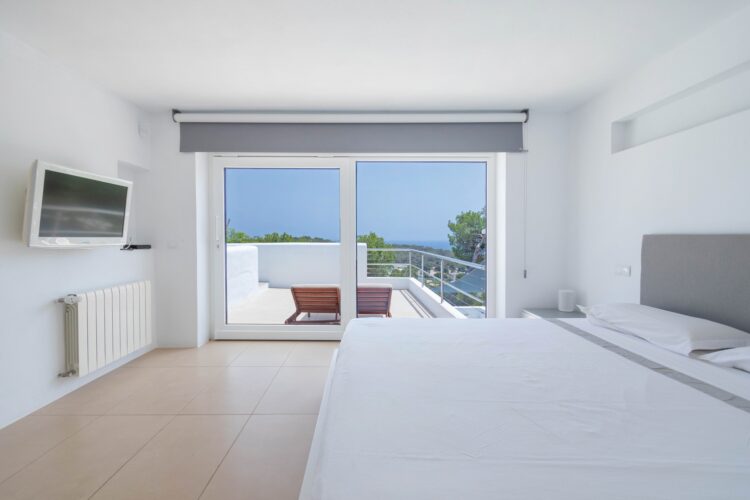 Villa Talamanca Luxus Ferienvilla Ibiza Mieten Schlafzimmer