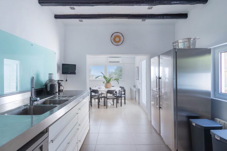 Villa Talamanca Luxus Ferienvilla Ibiza Mieten Küche