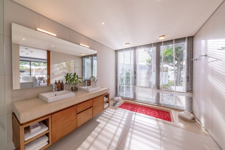 Villa Tievoli Luxus Ferienhaus Phuket Am Strand Mieten Badewanne