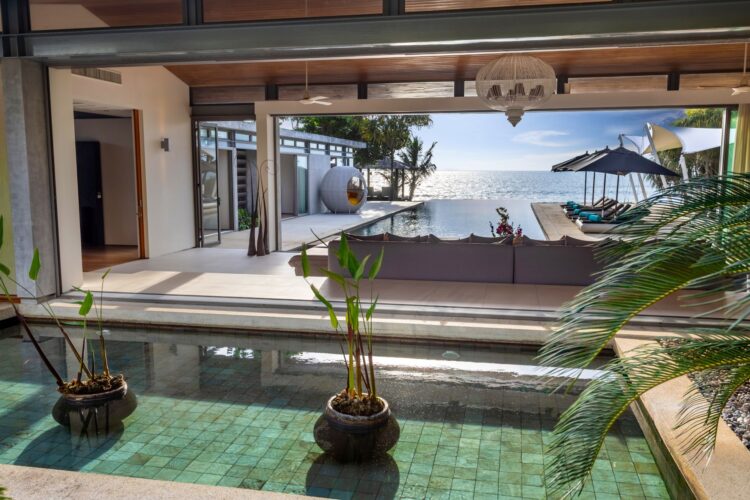 Villa Tievoli Luxus Ferienhaus Phuket Am Strand Mieten Brunnen