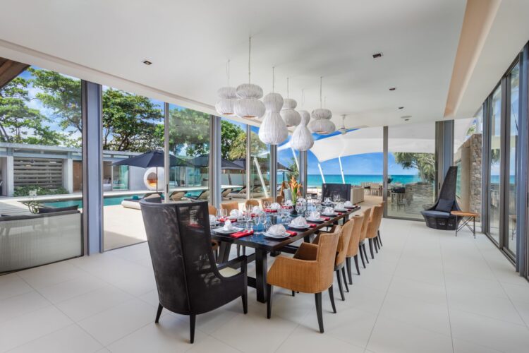 Villa Tievoli Luxus Ferienhaus Phuket Am Strand Mieten Esstisch