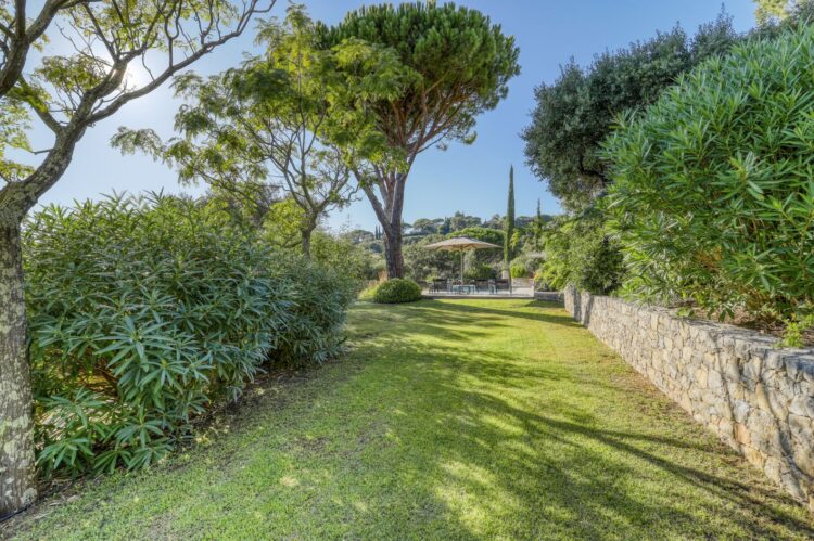 Villa View De Mer Luxus Ferienhaus Cite D Azur Mieten Rasen