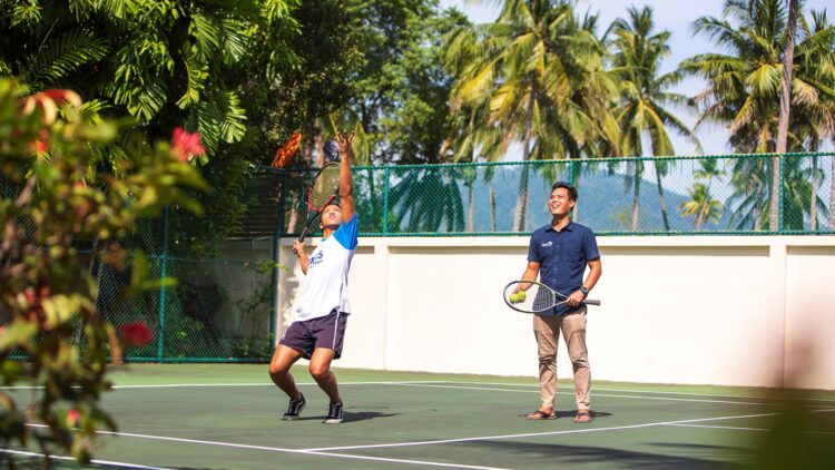 Villa Waimaree Luxus Ferienhaus Koh Samui Am Strand Mieten Tennis