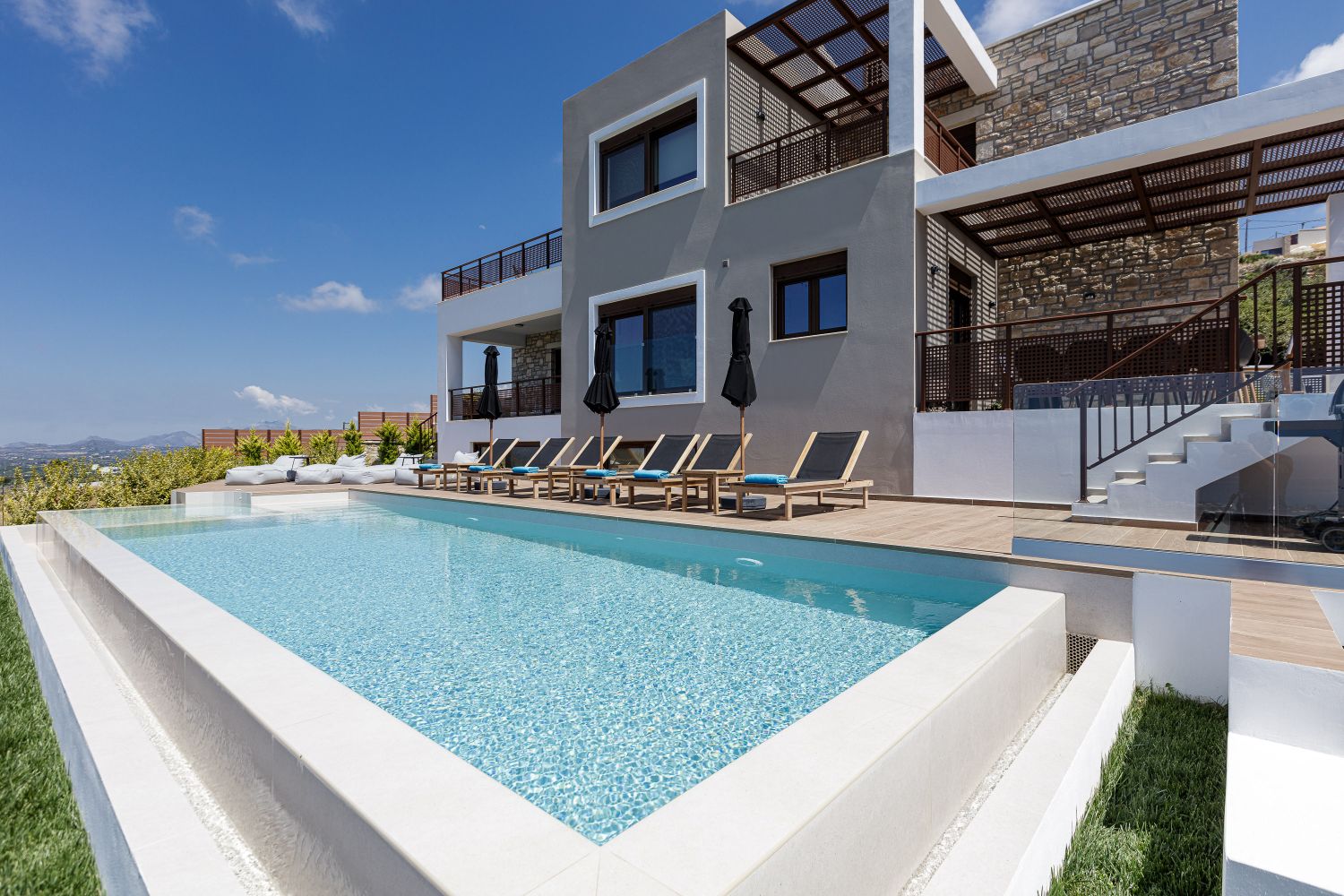 Villa Yara Luxus Ferienhaus Kreta Mieten Pool Area