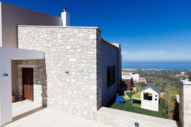 Villa Yara Luxus Ferienhaus Kreta Mieten Spielplatz