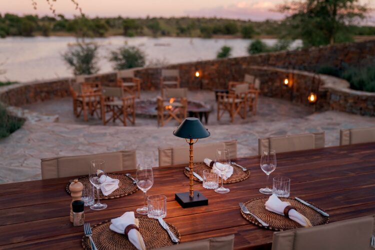 Waldeck Namibia Luxus Safari Lodge Afrika Mieten Esstisch