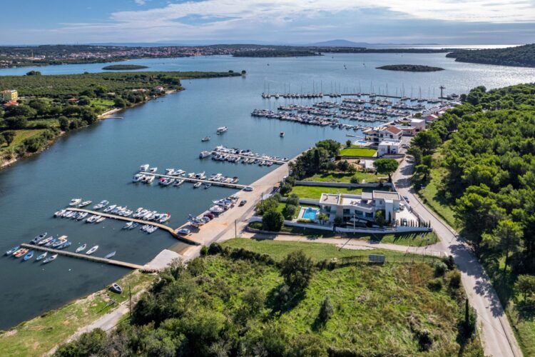 Waterfront Villa Pula Luxus Ferienvilla Istrien Mieten Lage Am Meer