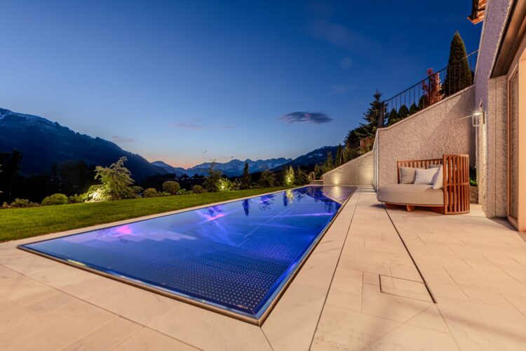 Wellness Chalet Mountain Luxus Ferienhaus Österreich Kitzbühel Mieten Poolbereich